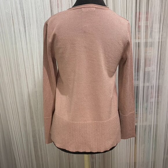 NWT Cable & Gauge Women's Medium V Neck Sweater Metallic Petal Pink Powder Pink - Picture 4 of 15